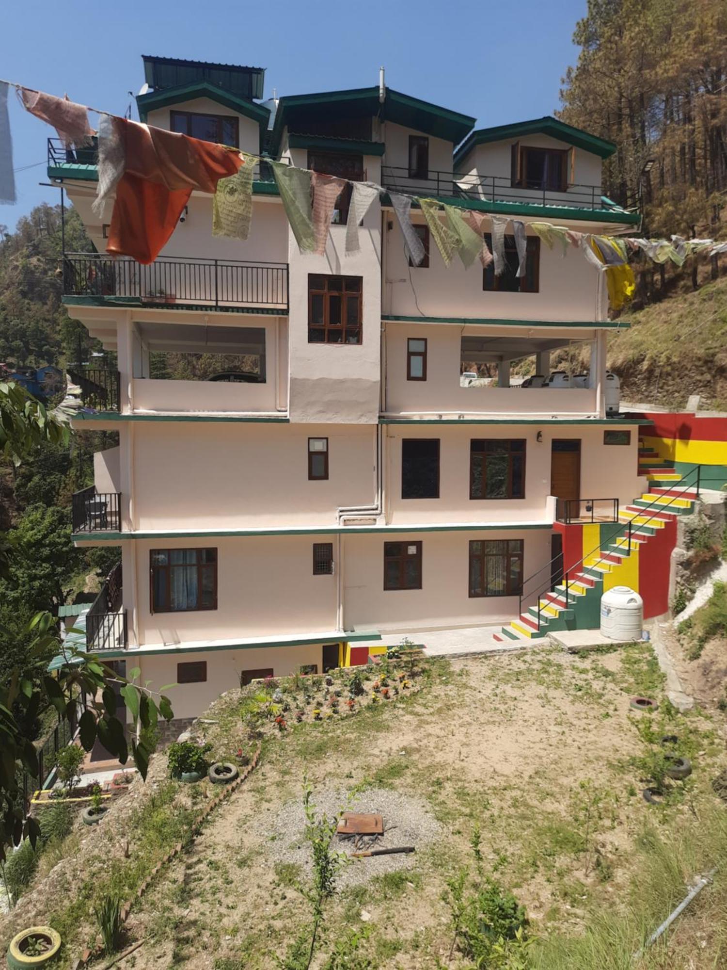 Aagaman Woods Apartamento Shimla Exterior foto
